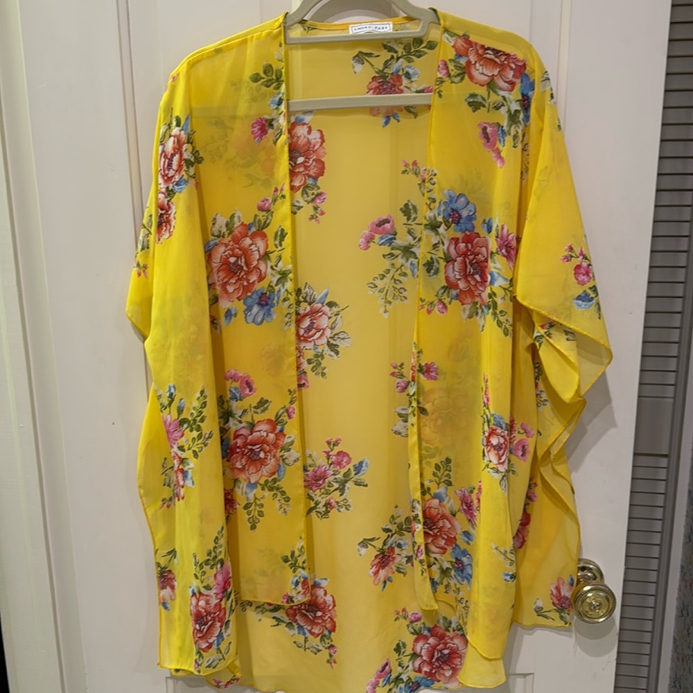 Emory Park Yellow Floral Kimono